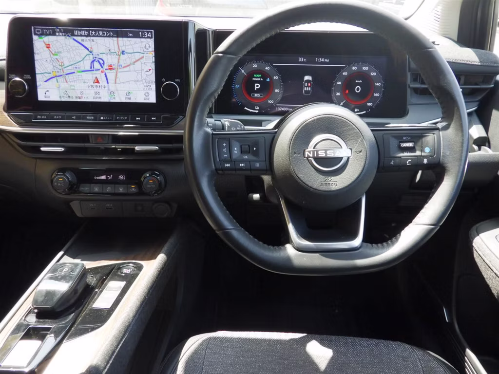 NISSAN AURA