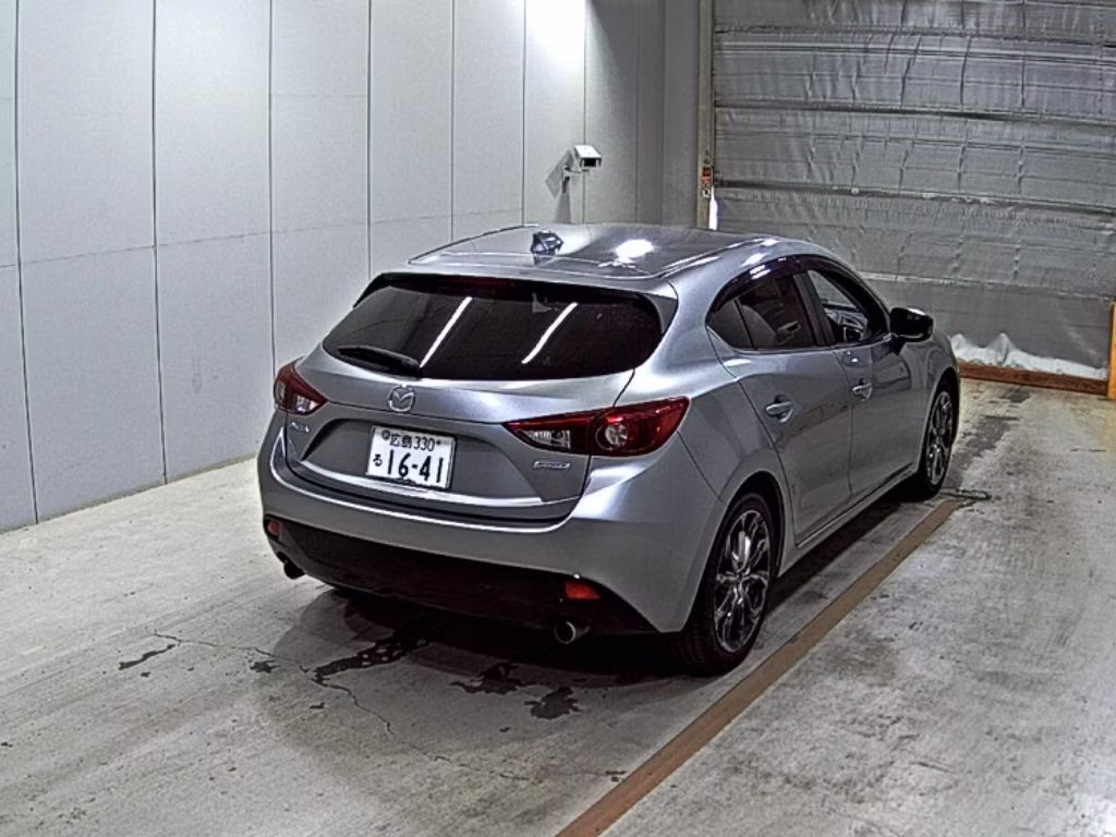 MAZDA AXELA