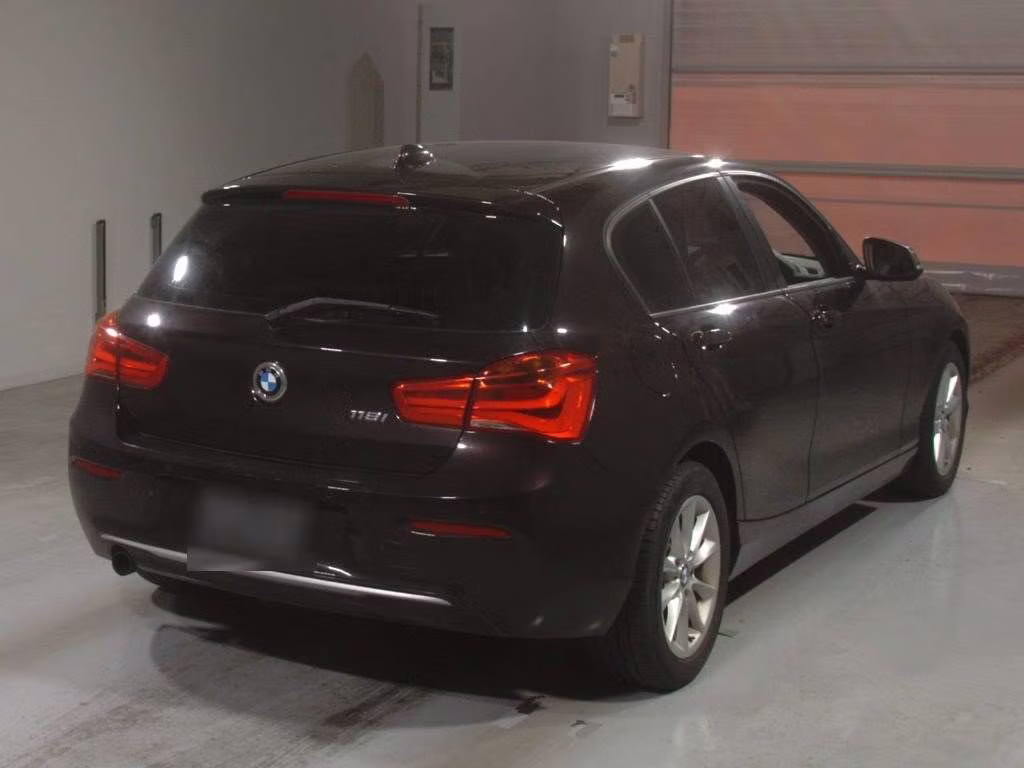 BMW 1-SERIES