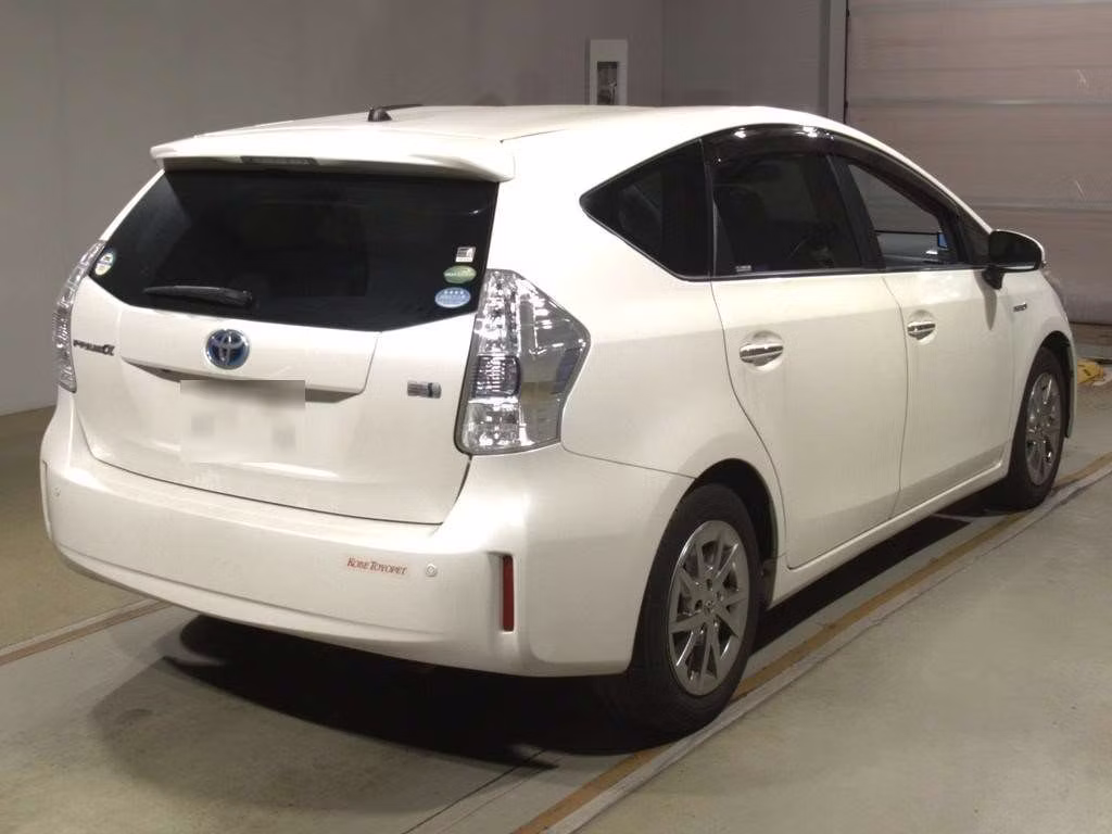 TOYOTA PRIUS ALPHA