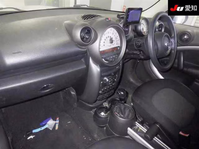 MINI CROSSOVER