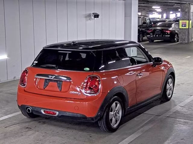 MINI HATCH