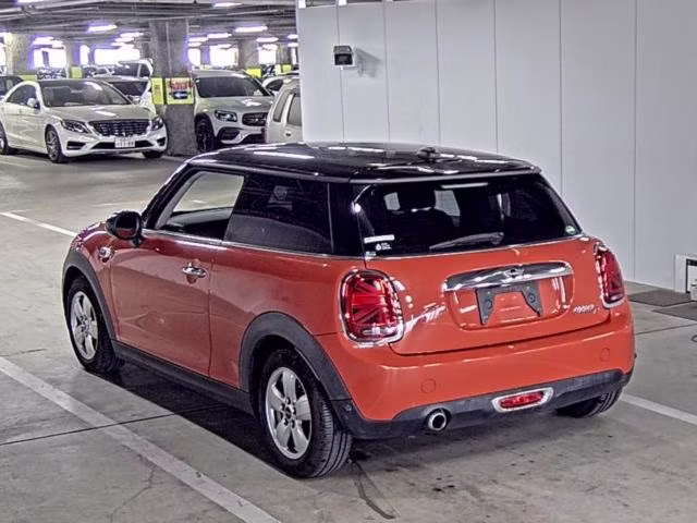 MINI HATCH