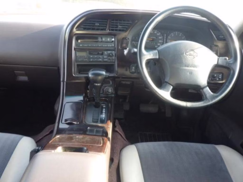 NISSAN LARGO