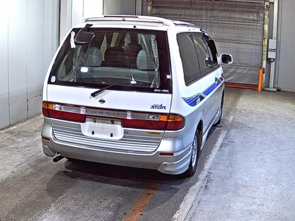 NISSAN LARGO
