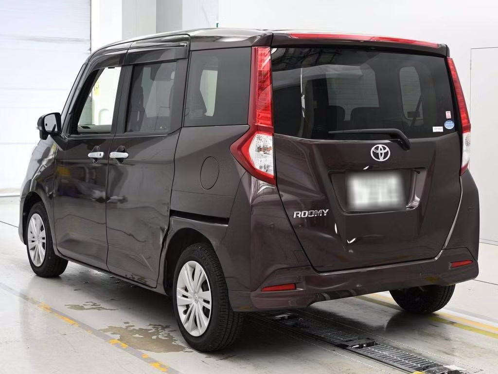 TOYOTA ROOMY