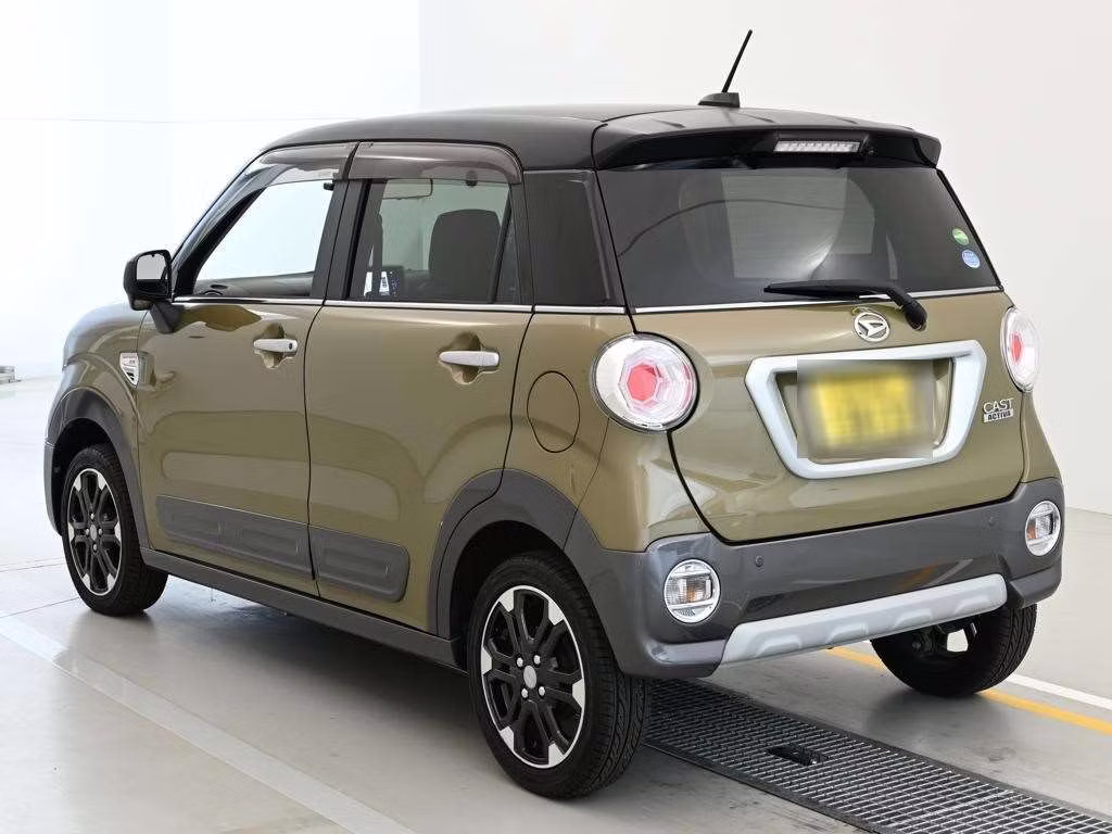 DAIHATSU CAST