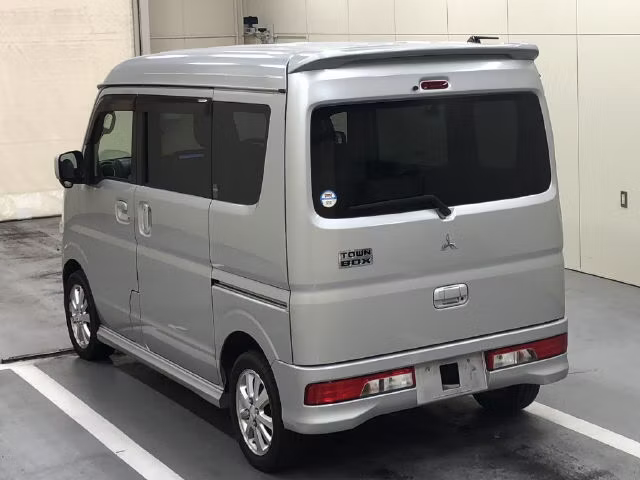 MITSUBISHI TOWN BOX