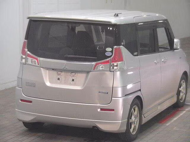 MITSUBISHI DELICA D:2