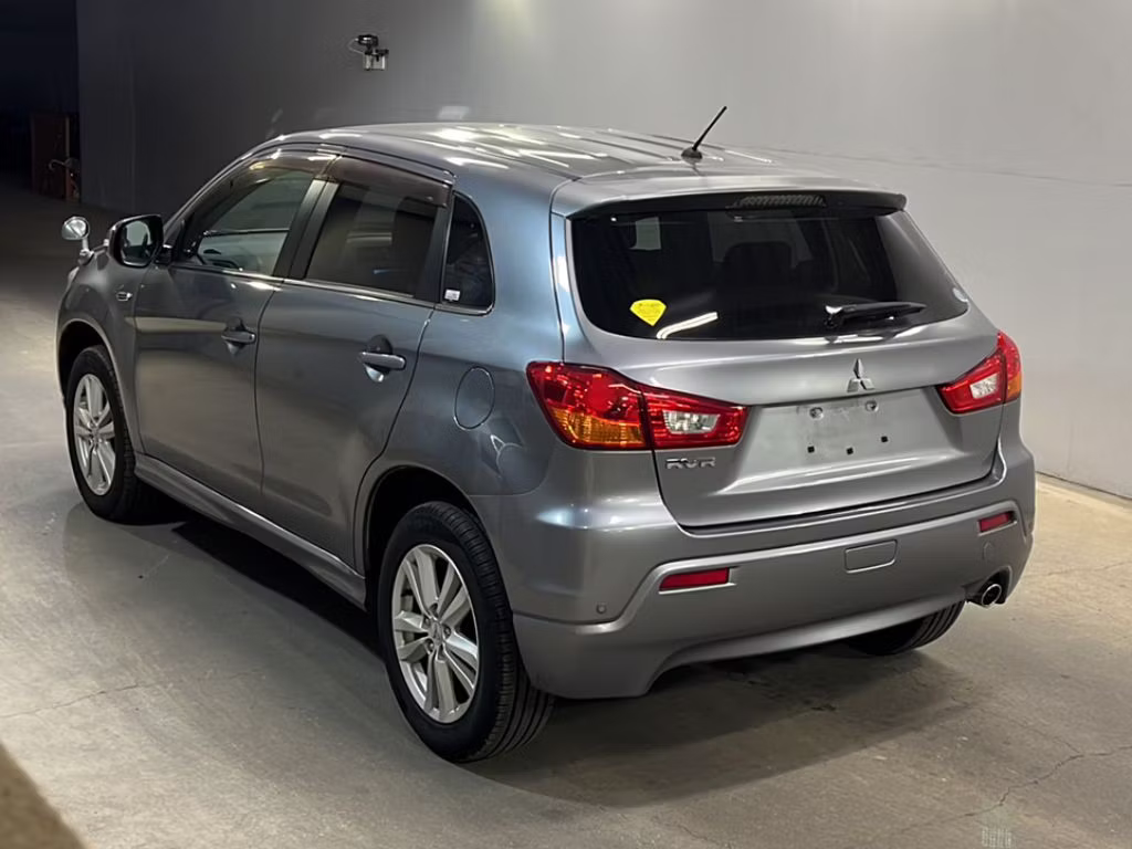 MITSUBISHI RVR