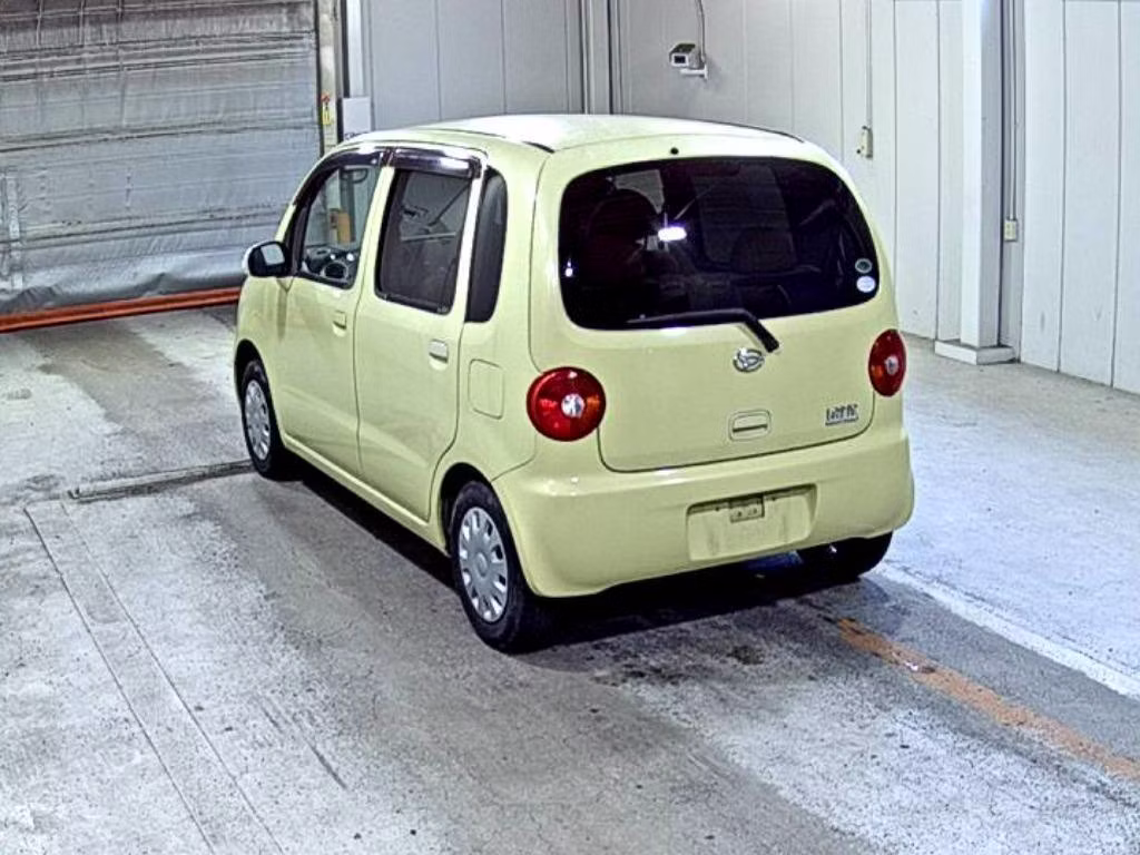 DAIHATSU MOVE LATTE