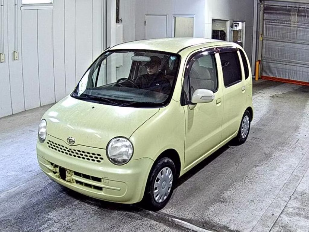 DAIHATSU MOVE LATTE