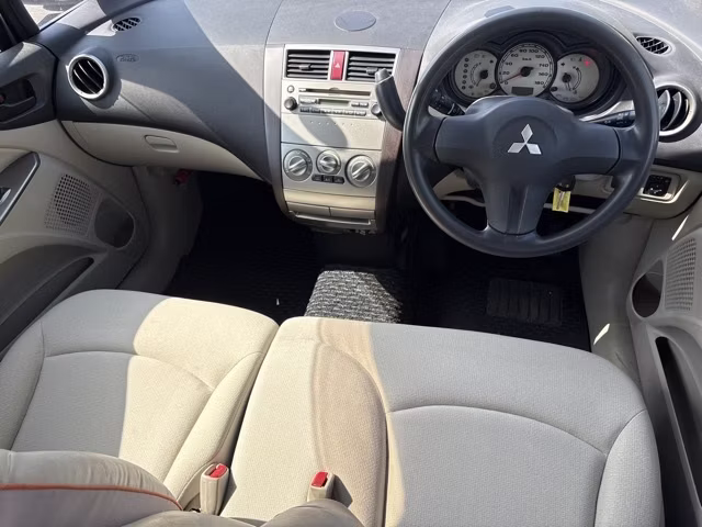 MITSUBISHI COLT