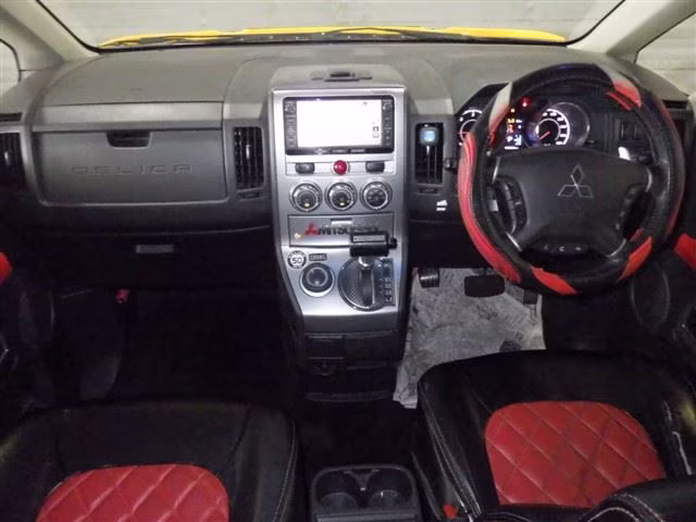 MITSUBISHI DELICA D:5