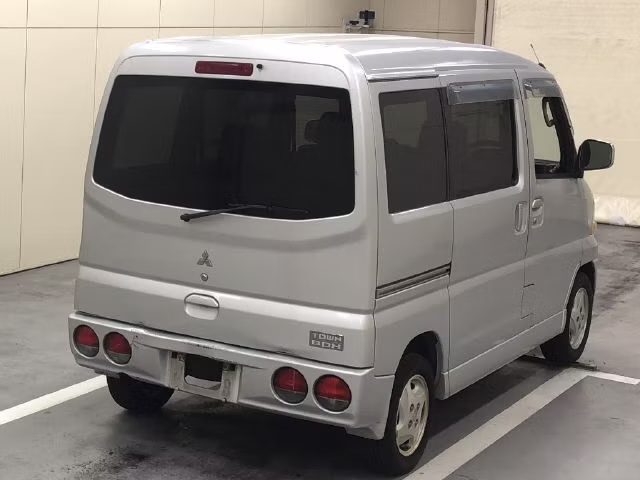 MITSUBISHI TOWN BOX