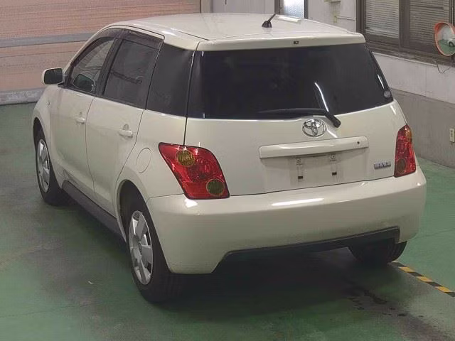 TOYOTA IST
