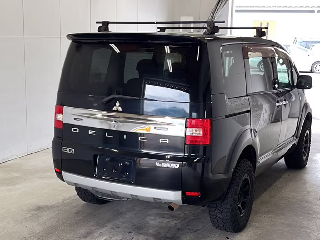 MITSUBISHI DELICA D:5