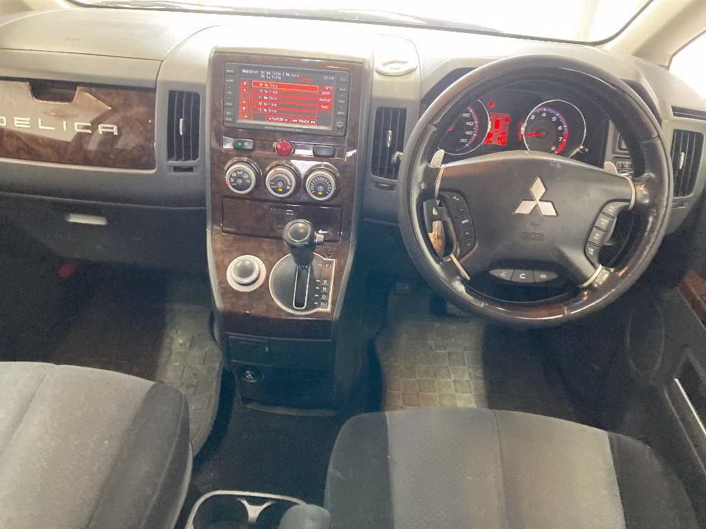 MITSUBISHI DELICA D:5