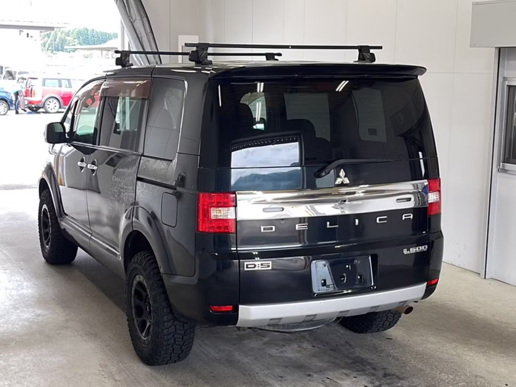 MITSUBISHI DELICA D:5