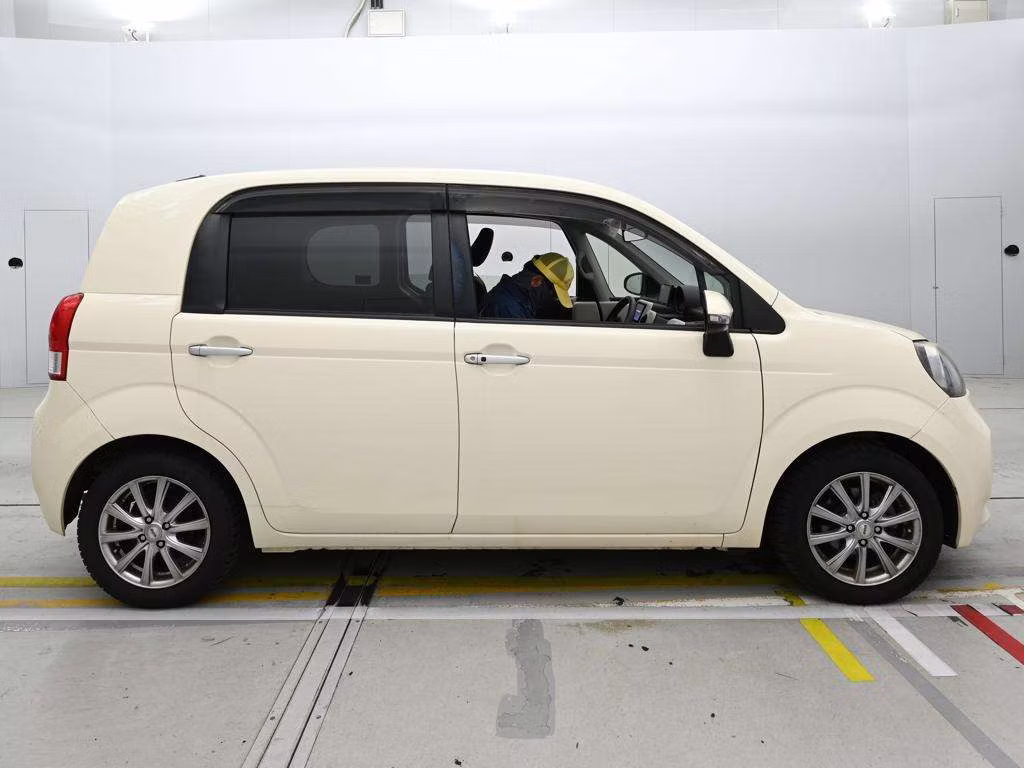 TOYOTA PORTE