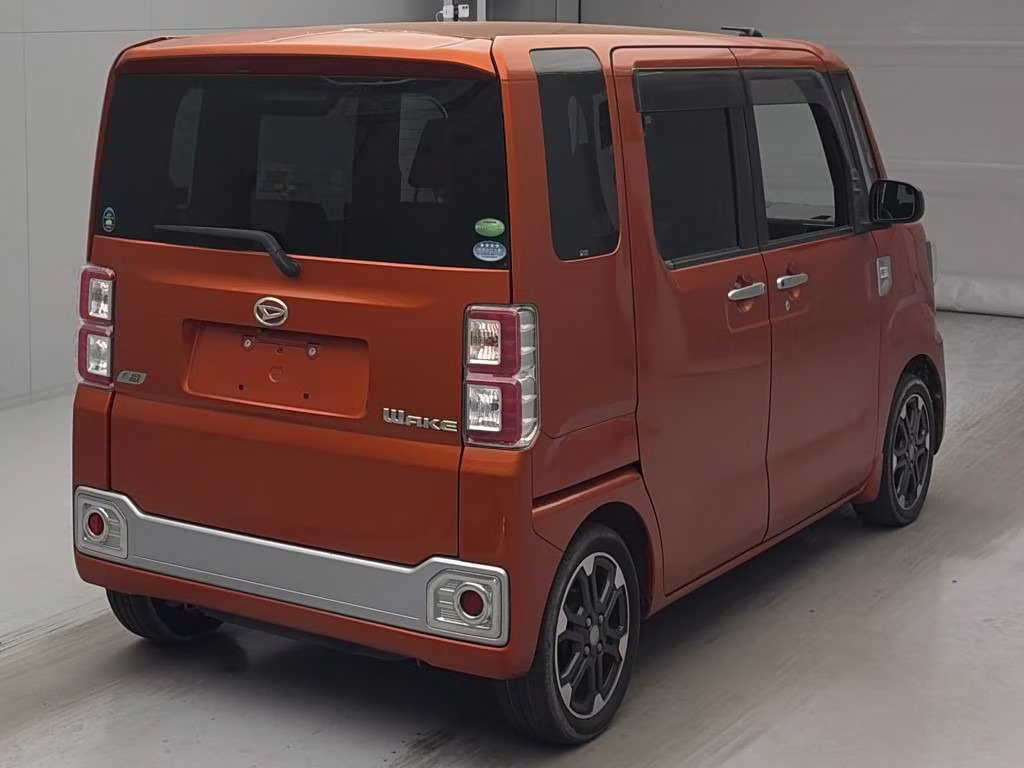 DAIHATSU WAKE