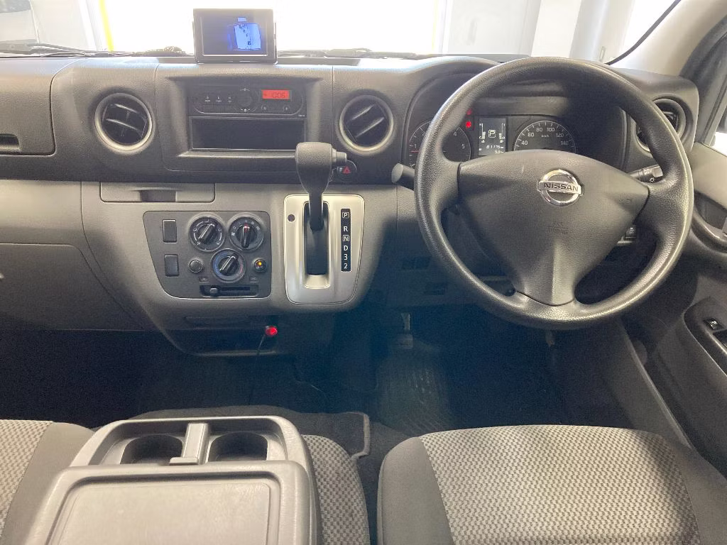 NISSAN NV350 CARAVAN