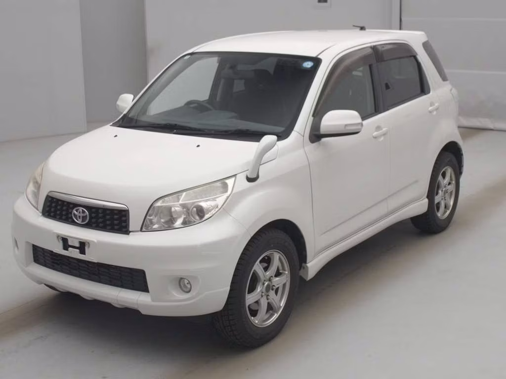 TOYOTA RUSH