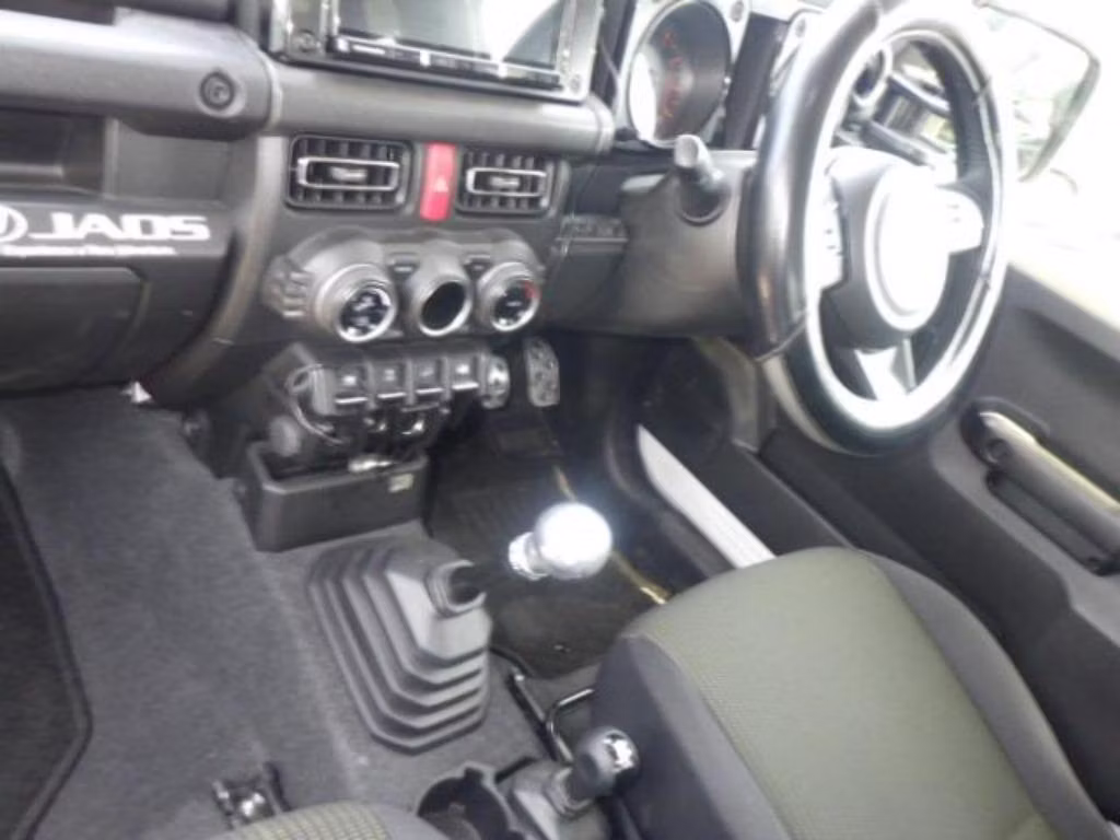 SUZUKI JIMNY SIERRA