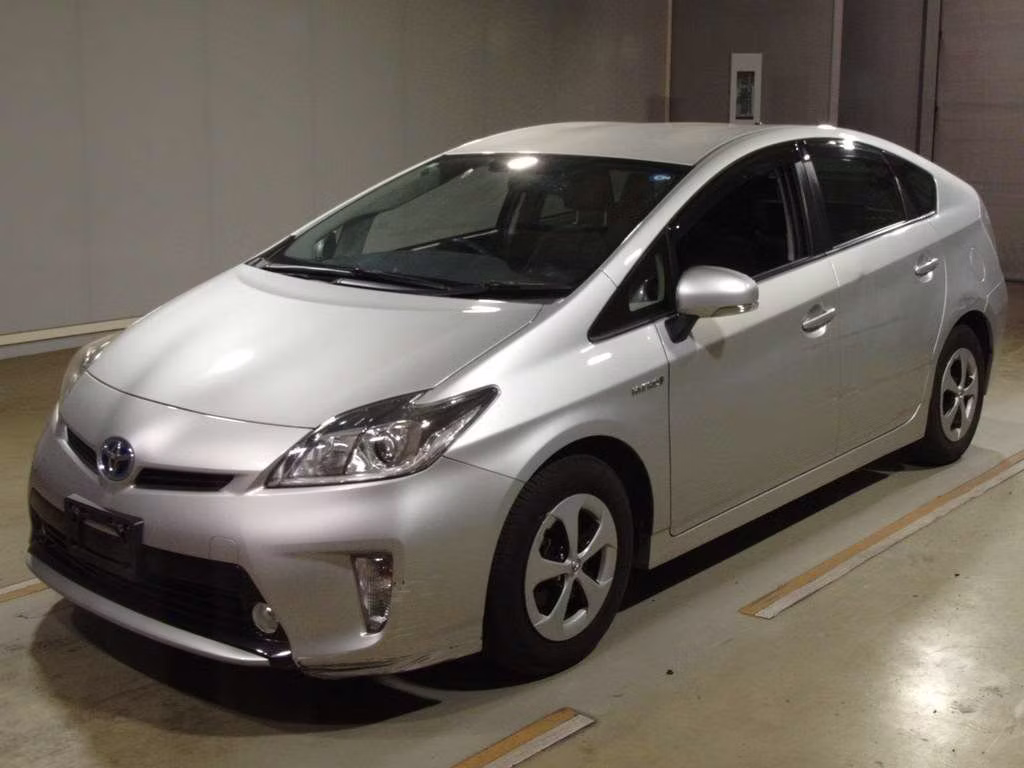 TOYOTA PRIUS