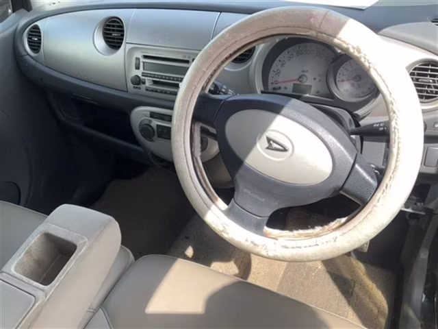 DAIHATSU MOVE LATTE