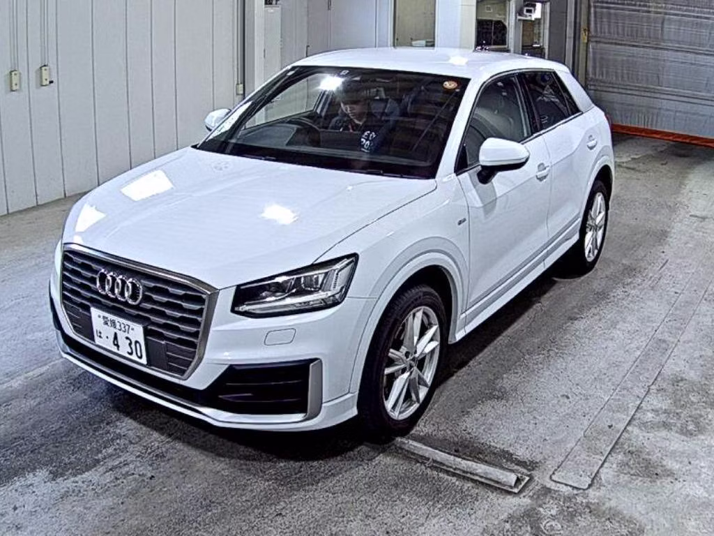 AUDI Q2