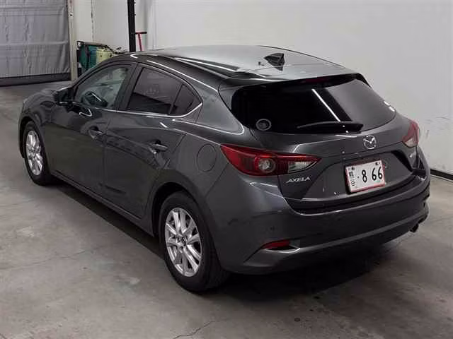 MAZDA AXELA