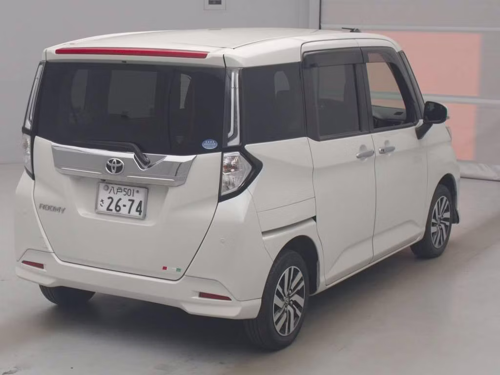 TOYOTA ROOMY