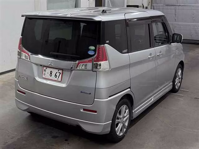 MITSUBISHI DELICA D:2