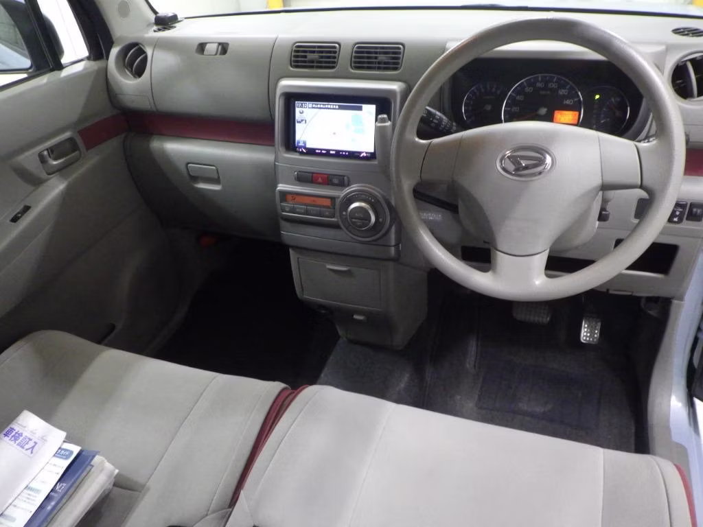 DAIHATSU MOVE CONTE