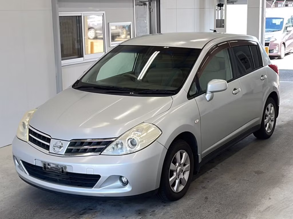 NISSAN TIIDA