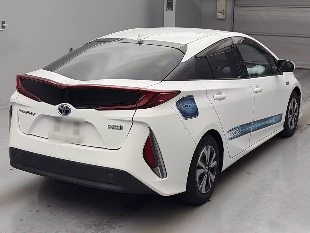 TOYOTA PRIUS PHV