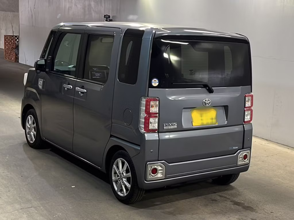 TOYOTA PIXIS MEGA