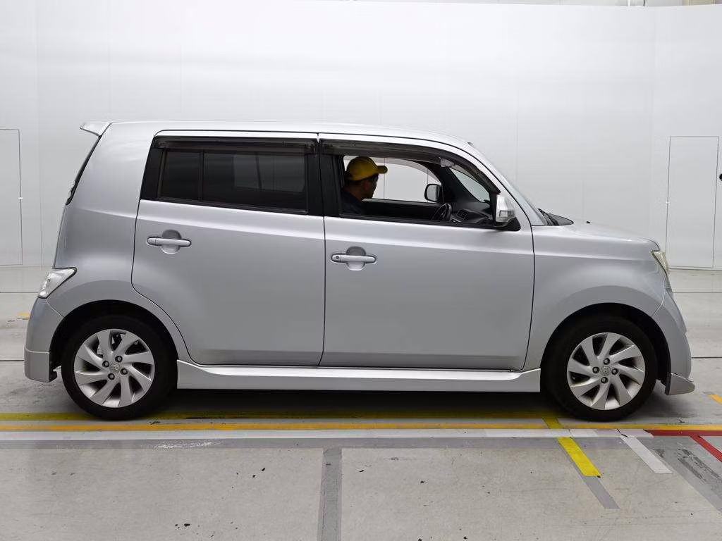 TOYOTA BB