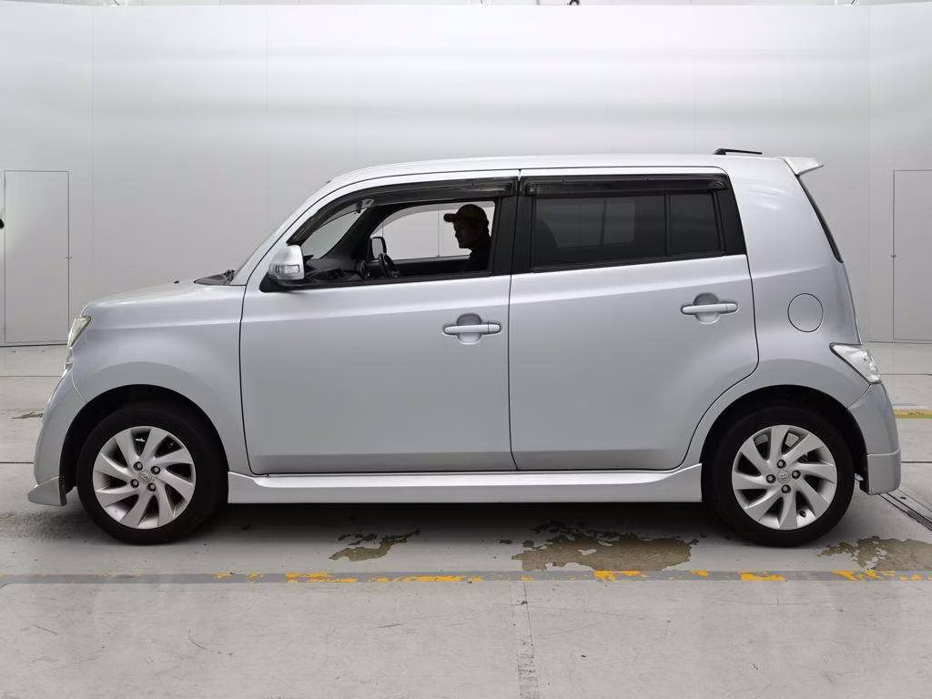 TOYOTA BB
