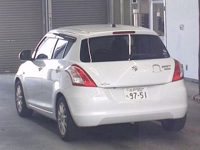 SUZUKI SWIFT