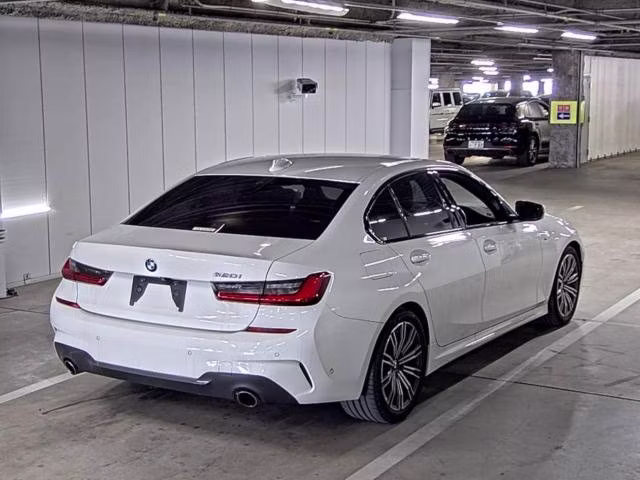 BMW 3-SERIES
