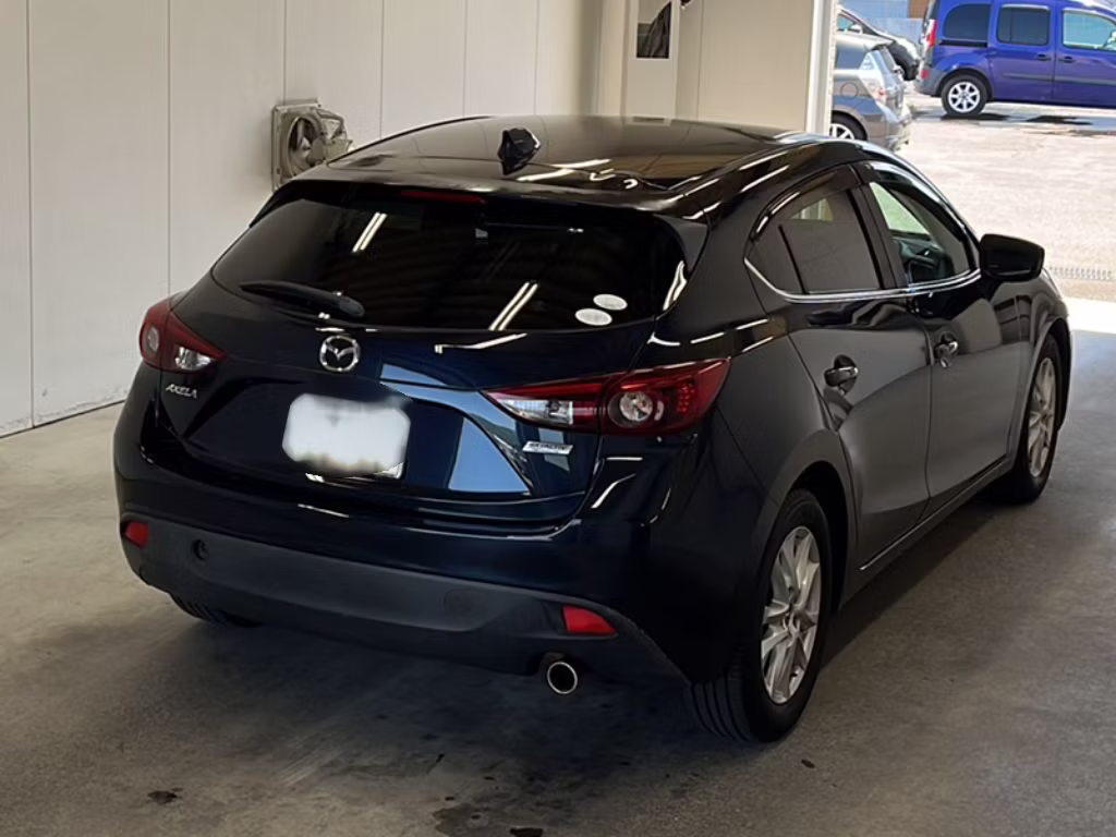 MAZDA AXELA