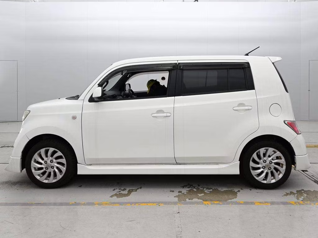 TOYOTA BB