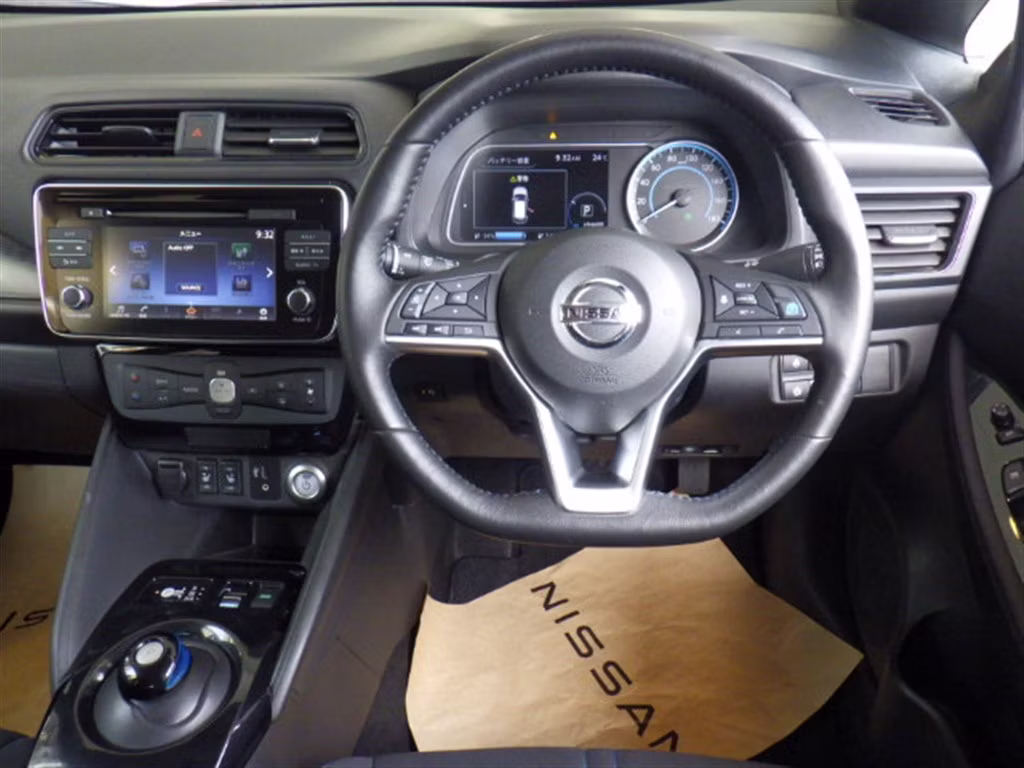 NISSAN LEAF