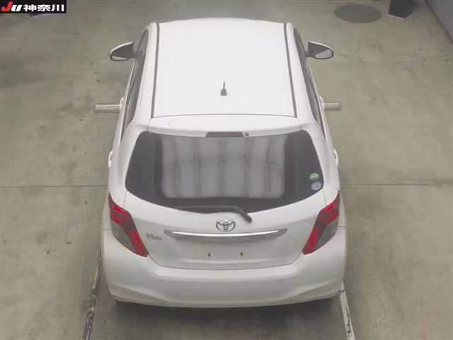 TOYOTA VITZ