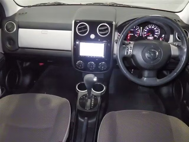 MAZDA VERISA