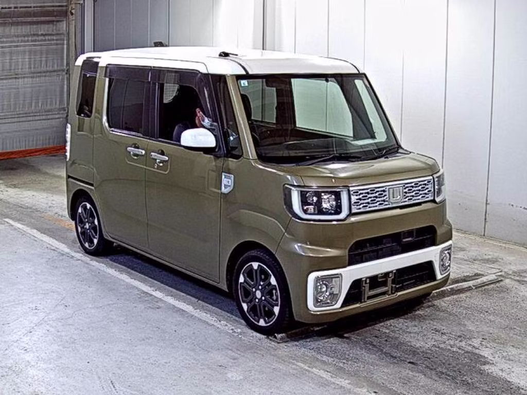DAIHATSU WAKE