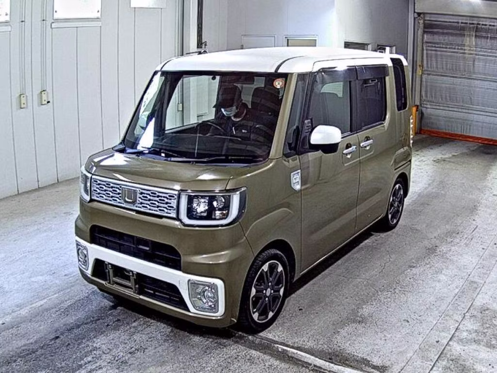 DAIHATSU WAKE