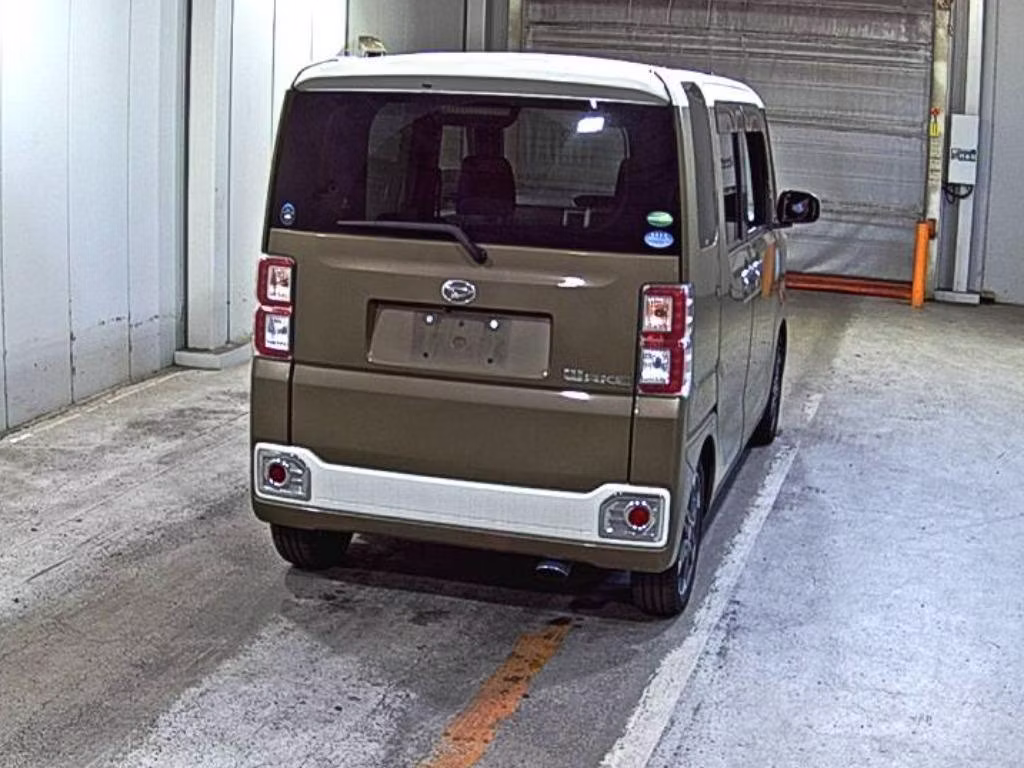 DAIHATSU WAKE